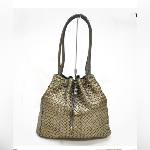 Authentic Bottega Veneta Leather bag . In excellent used condition. - Picture 2 of 10